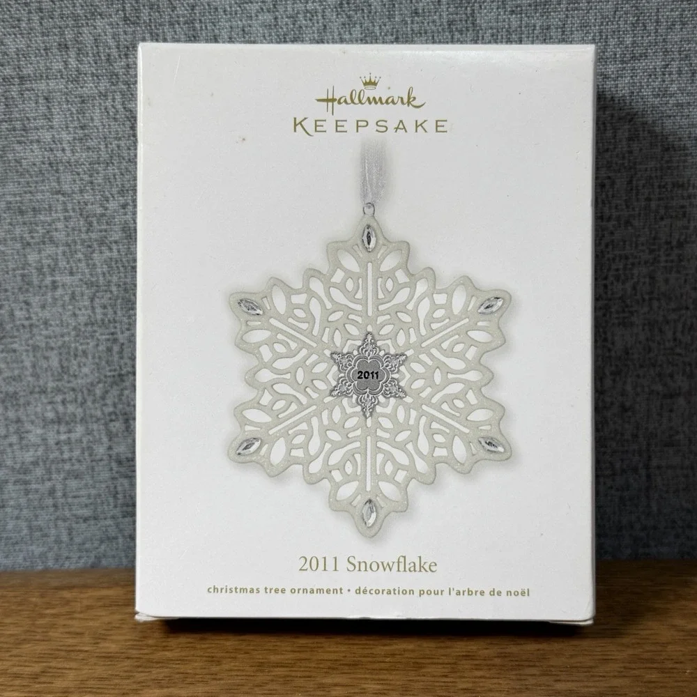 NEW Hallmark Snowflake 2011 NOS Porcelain Keepsake Ornament Ruth Donikowski